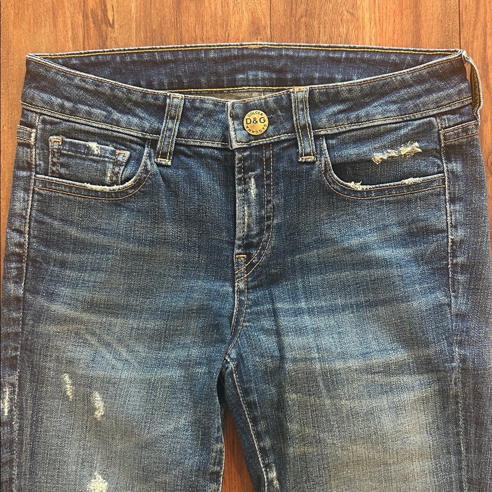 Skinny distressed denim jeans